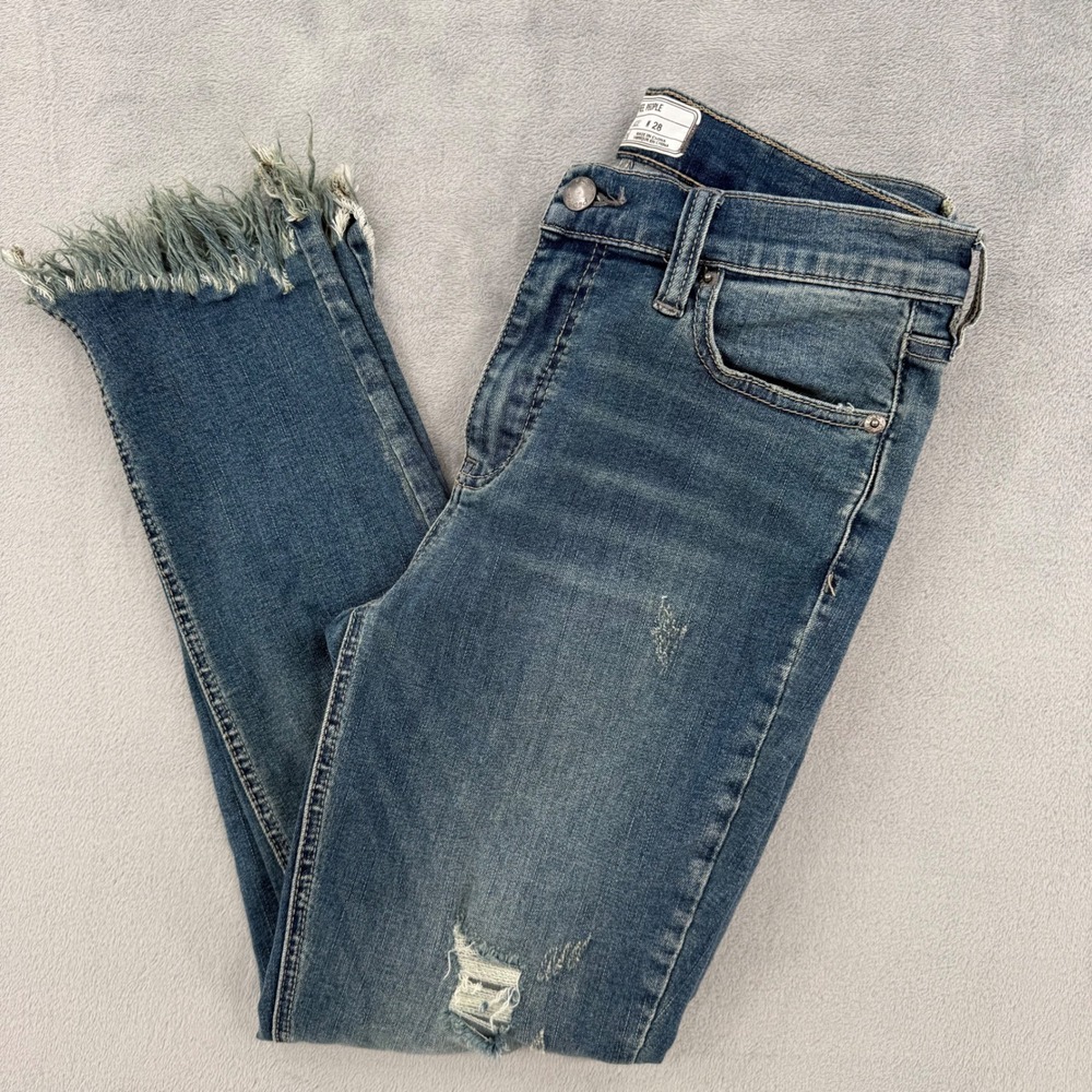 Free People Distressed Frayed Hem Crop Jeans Blue Denim Womens‎ Size 28
